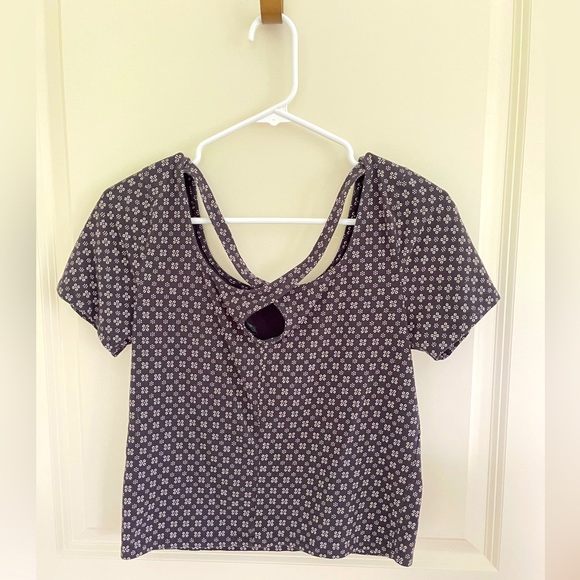 Aeropostale Patterned Crop Top, XL - Picture 2 of 5